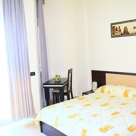 Hotel Alba Shëngjin Екстериор снимка