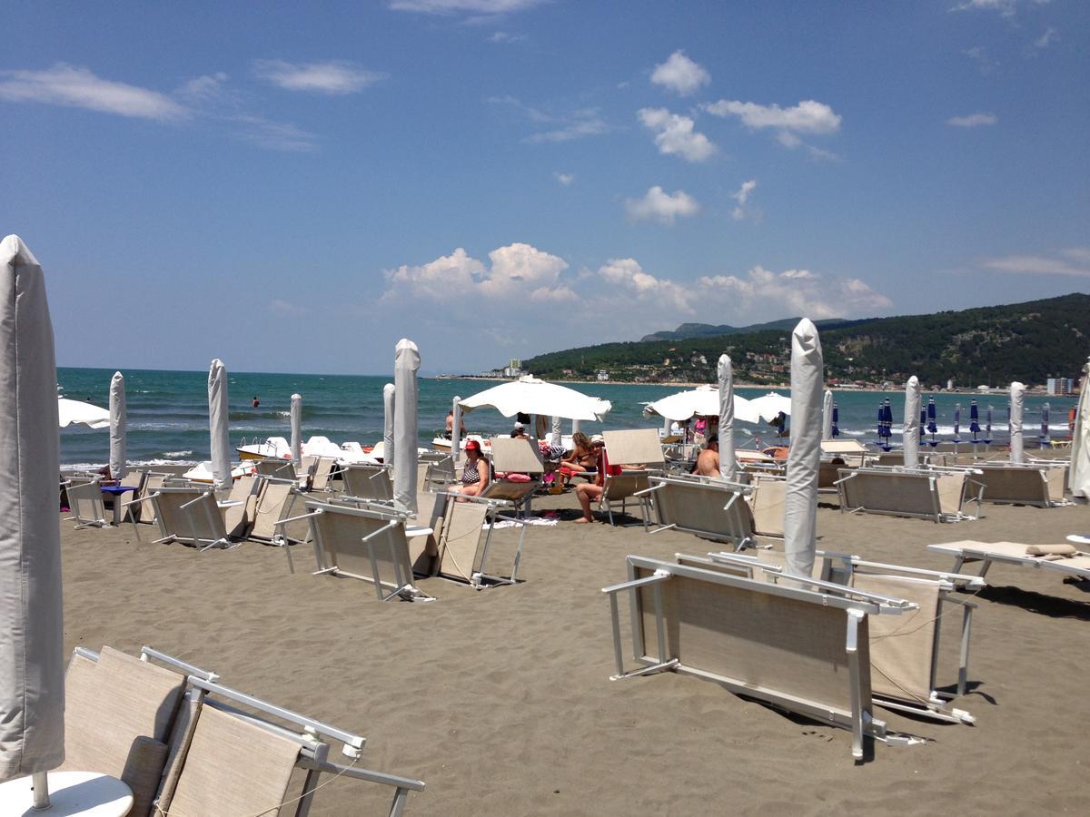 Hotel Alba Shëngjin Екстериор снимка
